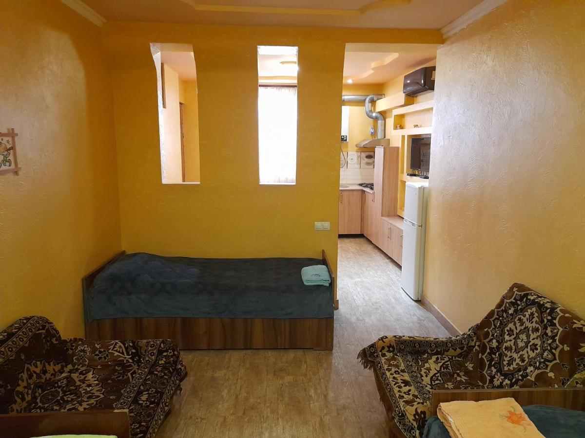 Guest House In Center Jerevan Exteriör bild